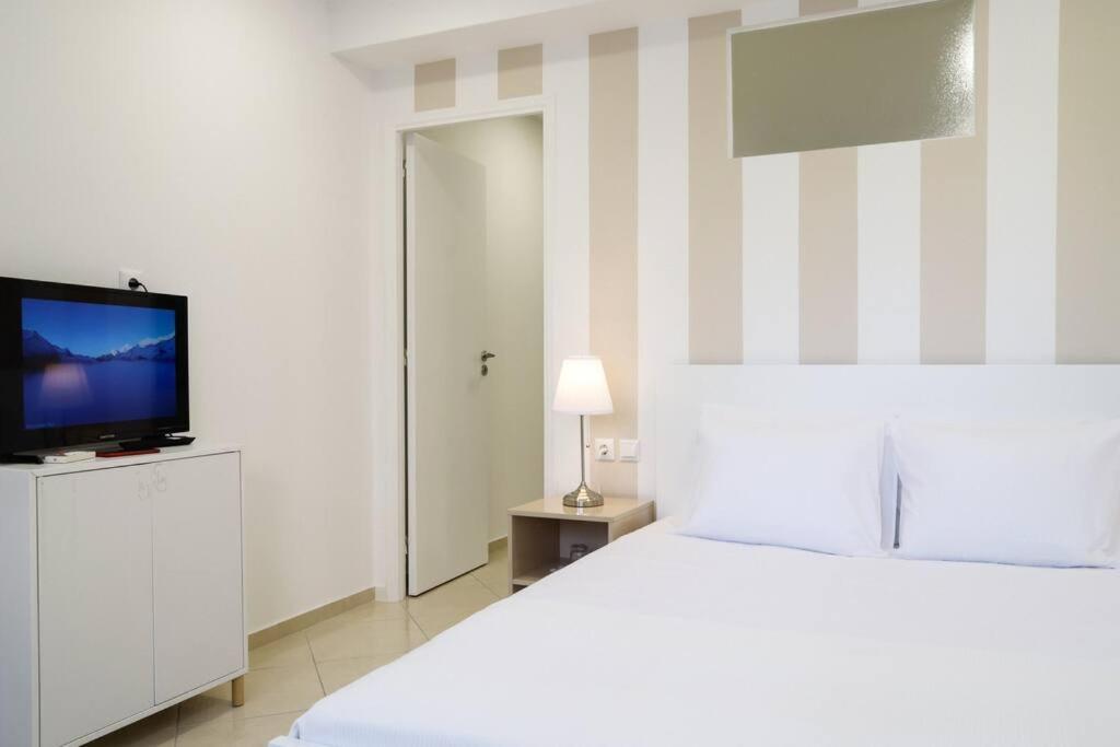 Cozy Apartment Near Airport Koropi Exterior foto