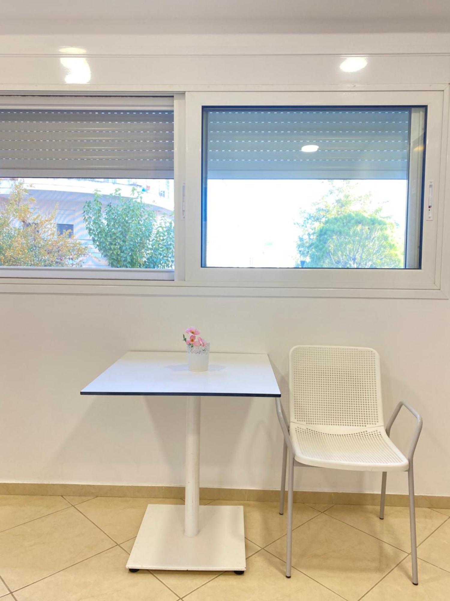 Cozy Apartment Near Airport Koropi Exterior foto